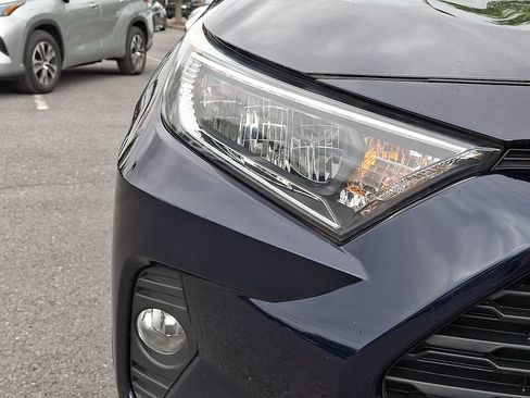 Used 2020 Toyota RAV4 XLE w/ Convenience Package AWD/4WD image 10