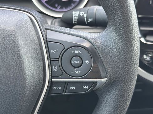 Used 2022 Toyota Camry LE image 23