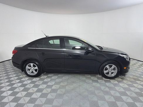 Used 2014 Chevrolet Cruze LT w/ Technology Package FWD image 4