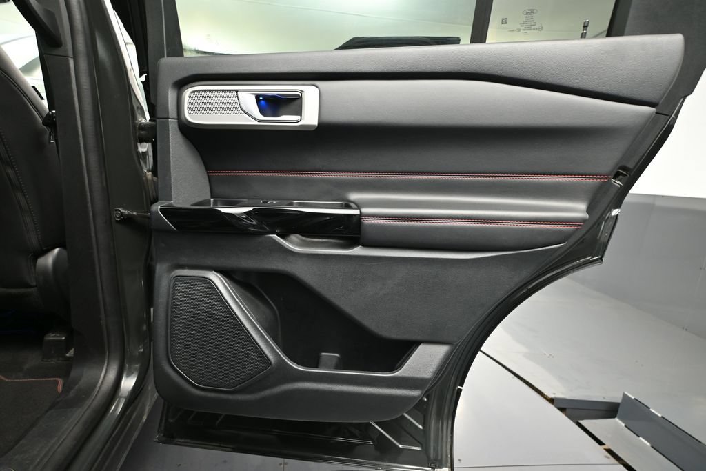 Used 2023 Ford Explorer ST-Line AWD/4WD image 39