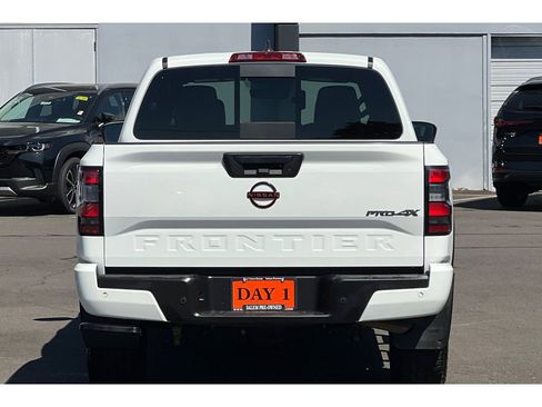Used 2023 Nissan Frontier PRO-4X w/ Pro-4X Premium Package AWD/4WD image 6