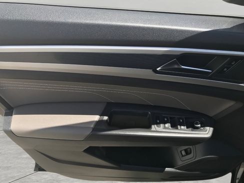 Used 2023 Volkswagen Atlas SEL R-Line AWD/4WD image 32