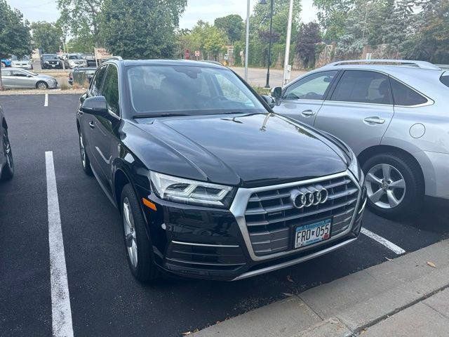 Used 2020 Audi Q5 2.0T Premium Plus w/ Premium Plus Package AWD/4WD image 2
