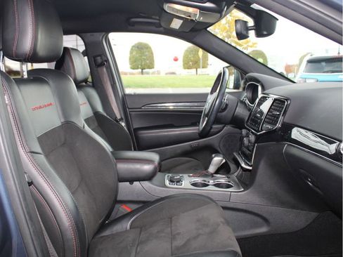 Used 2019 Jeep Grand Cherokee Trailhawk image 32