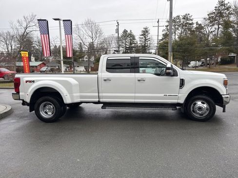 Certified 2022 Ford F350 Lariat w/ Chrome Package image 5