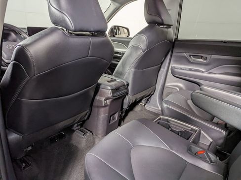 Used 2025 Toyota Grand Highlander AWD image 39