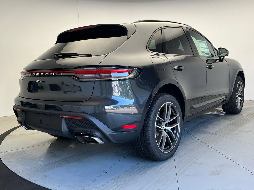 Used 2026 Porsche Macan AWD/4WD image 22