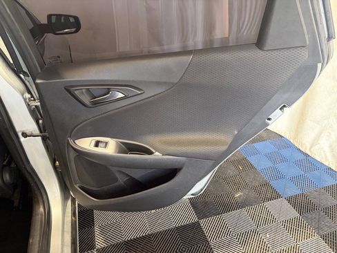 Used 2016 Chevrolet Malibu LT FWD image 12