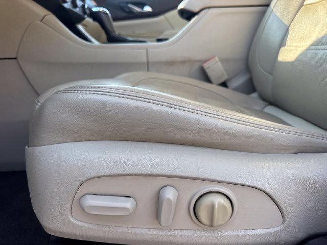 Used 2017 GMC Acadia Denali w/ Technology Package FWD image 19
