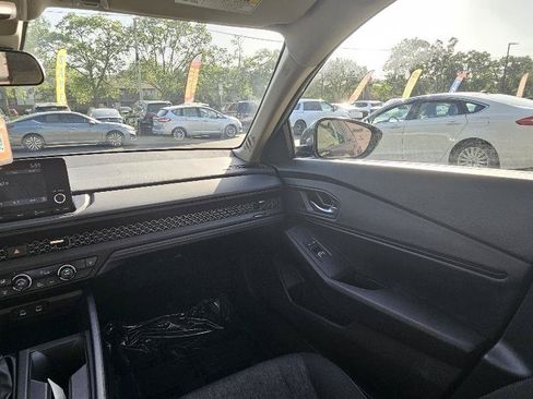 Used 2024 Honda Accord EX image 17