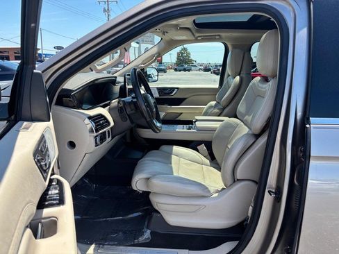 Used 2020 Lincoln Navigator Reserve w/ Luxury Package AWD/4WD image 9