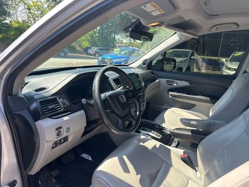 Used 2021 Honda Pilot Touring image 14
