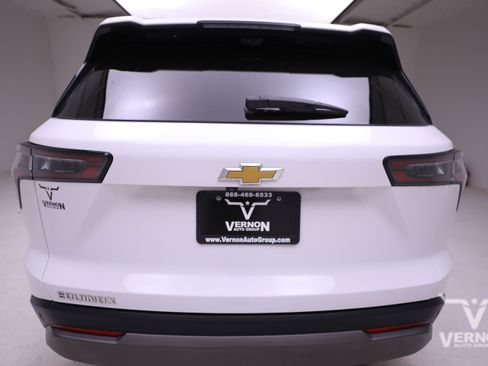 Used 2025 Chevrolet Equinox LT w/ Safety and Technology Package image 4