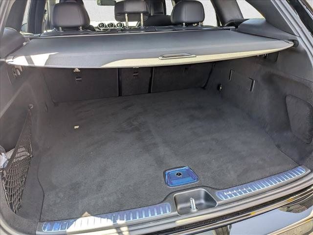 Used 2026 Mercedes-Benz GLC 300 image 6