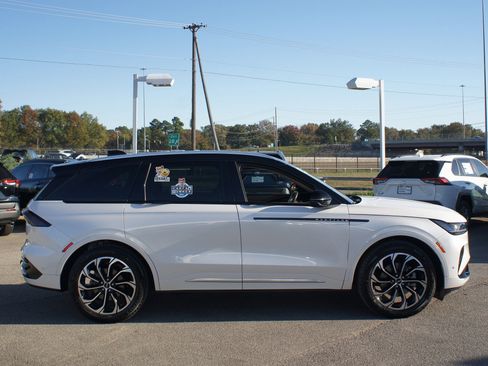 Used 2024 Lincoln Nautilus Reserve w/ Equipment Group 203A image 21