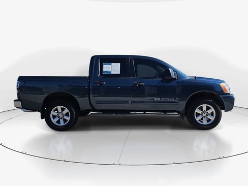 Used 2013 Nissan Titan SV w/ SV Premium Utility Pkg image 4