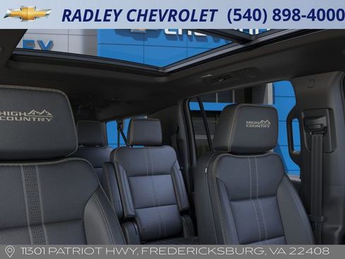 New 2026 Chevrolet Suburban High Country image 24