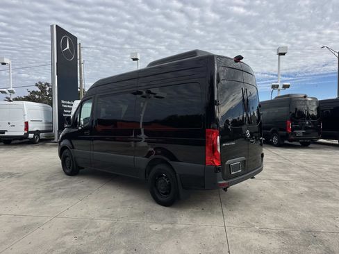 Used 2025 Mercedes-Benz Sprinter 2500 image 12