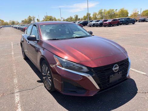 Certified 2024 Nissan Altima 2.5 SV FWD image 4