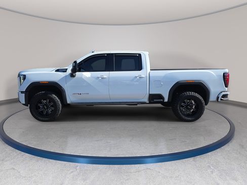 Used 2024 GMC Sierra 2500 AT4 w/ AT4 Premium Plus Package AWD/4WD image 8