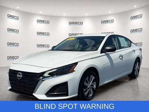 Used 2025 Nissan Altima 2.5 S FWD image 3