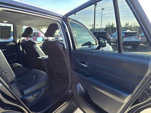 Used 2024 Toyota Grand Highlander XLE image 14