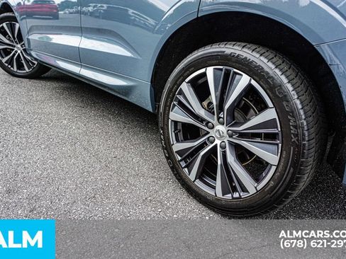 Used 2022 Volvo XC60 B5 Momentum w/ Advanced Package FWD image 18