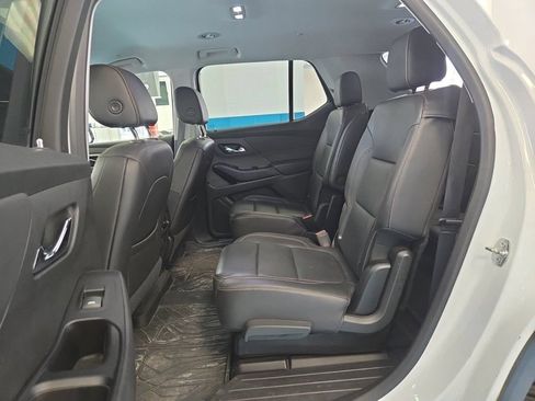 Used 2020 Chevrolet Traverse LT w/ LPO, Blackout Package AWD/4WD image 8