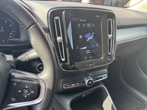 Used 2020 Volvo XC40 T5 Momentum AWD/4WD image 25