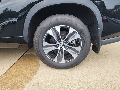 Used 2023 Toyota Highlander L image 53