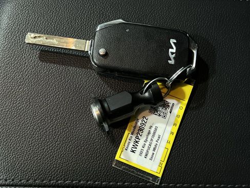 Used 2023 Kia Sportage LX AWD/4WD image 46