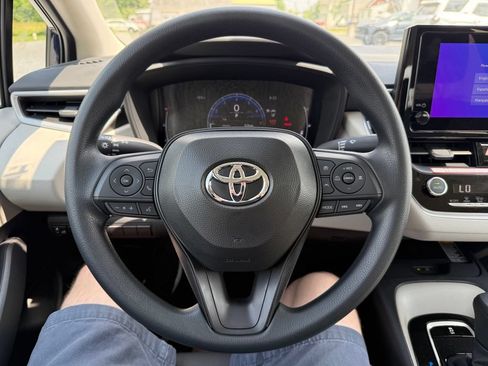 Used 2026 Toyota Corolla LE w/ LE Premium Package FWD image 10