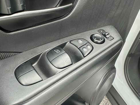 New 2025 Nissan Kicks Play S image 16