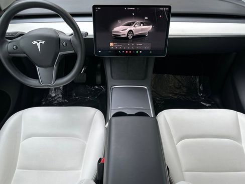 Used 2023 Tesla Model Y Long Range AWD/4WD image 14