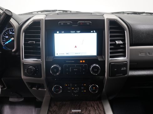 Used 2018 Ford F250 Lariat w/ FX4 Off-Road Package AWD/4WD image 17