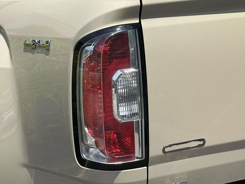 Used 2021 GMC Canyon Elevation w/ High Elevation Package AWD/4WD image 7