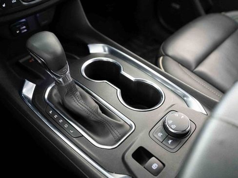 Used 2023 Chevrolet Traverse Premier w/ Redline Edition image 33