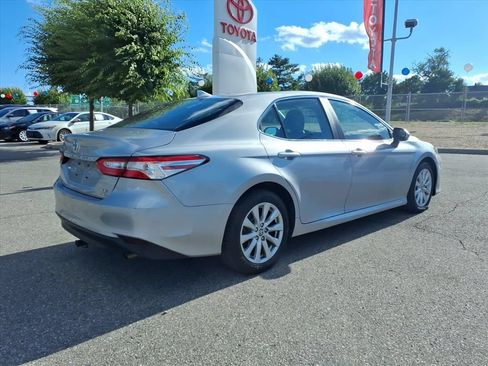 Used 2020 Toyota Camry LE w/ Convenience Package AWD/4WD image 4