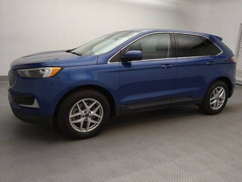 Used 2023 Ford Edge SEL image 2