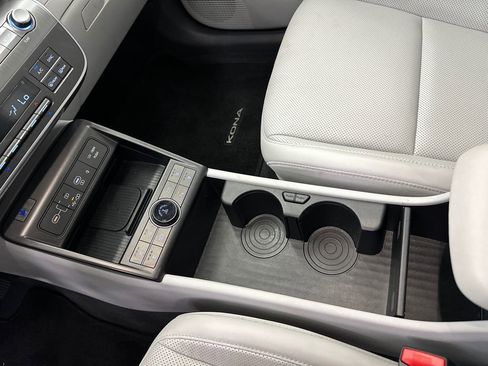 Used 2024 Hyundai Kona Limited image 32