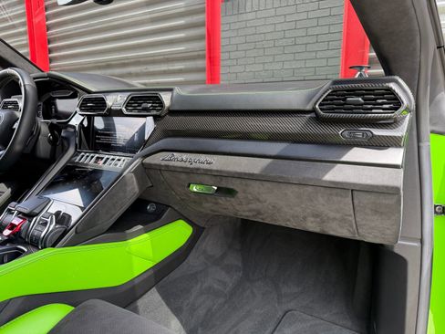 Used 2022 Lamborghini Urus image 29