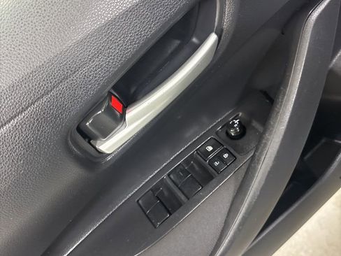Used 2020 Toyota Corolla LE FWD image 17