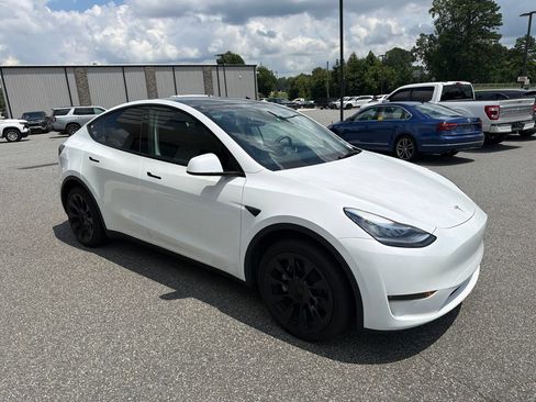 Used 2023 Tesla Model Y Long Range AWD/4WD image 8