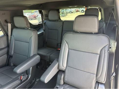 New 2026 GMC Yukon Denali w/ Sun & Power Step Package image 18