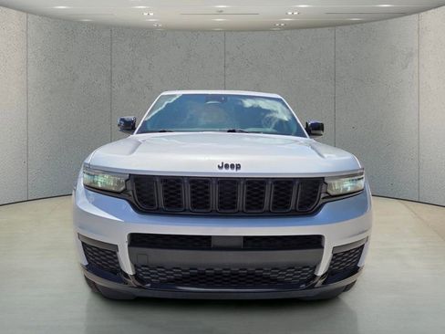 Used 2021 Jeep Grand Cherokee L Laredo AWD/4WD image 11