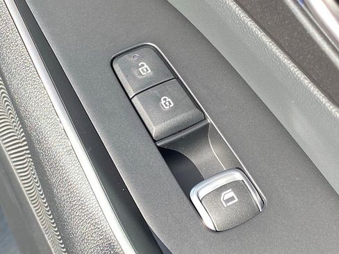 New 2026 Kia Sorento LX FWD image 23