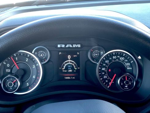 Used 2024 RAM 3500 Tradesman w/ Chrome Appearance Group image 16