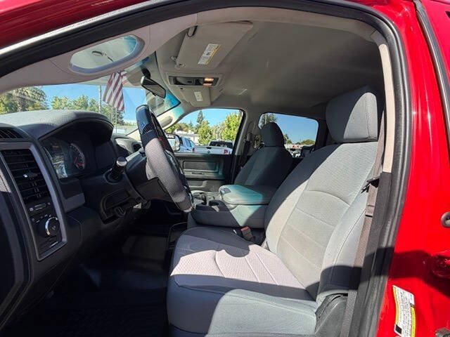 Used 2018 RAM 3500 Tradesman w/ Chrome Appearance Group AWD/4WD image 13