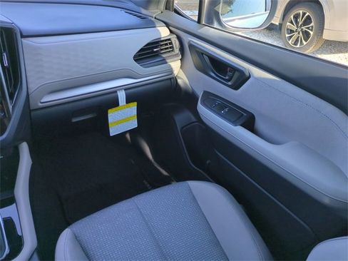 Used 2025 Subaru Forester Premium image 19