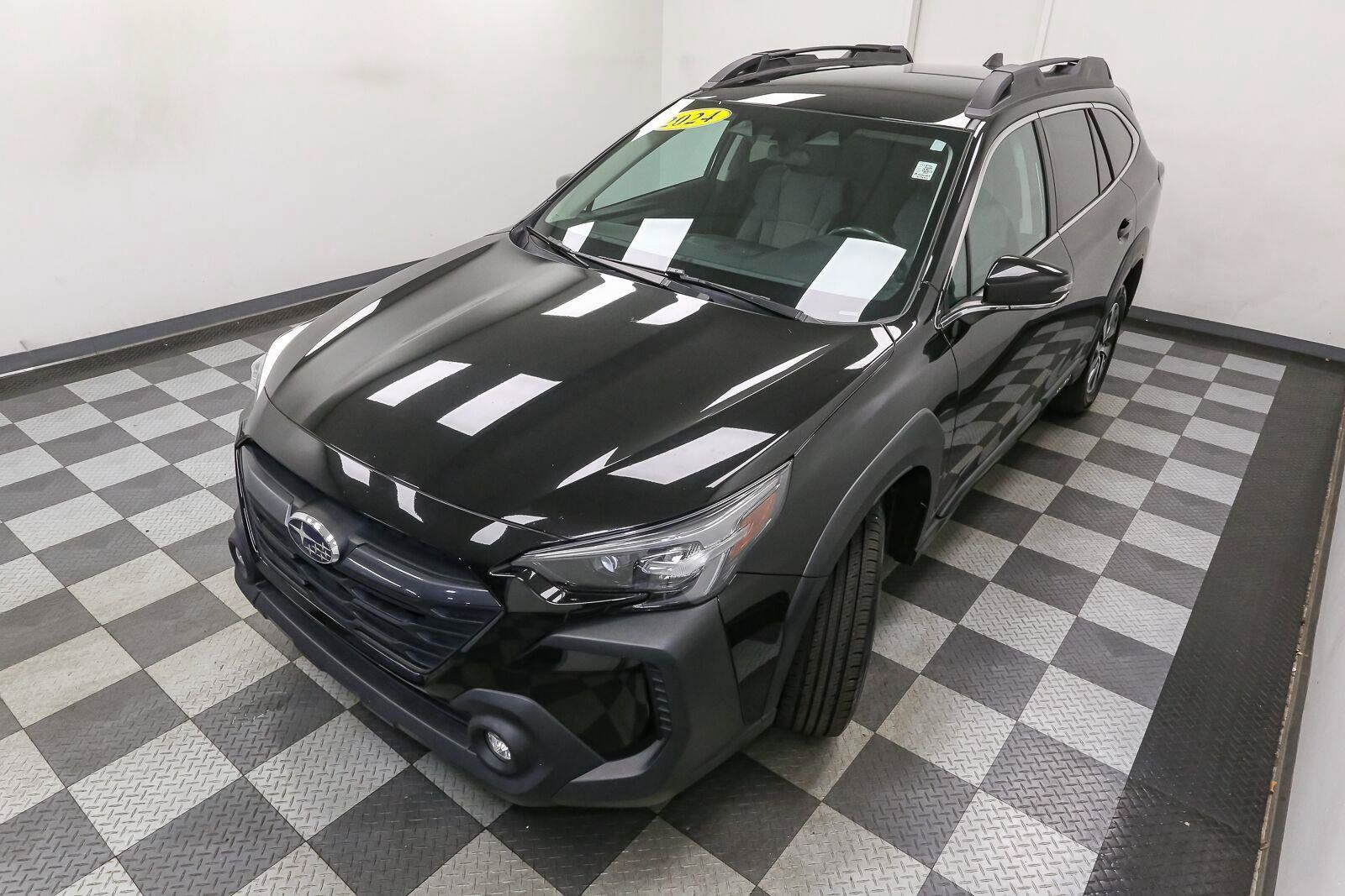 Used 2024 Subaru Outback Premium AWD/4WD image 6